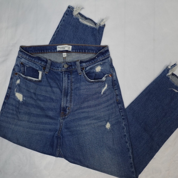 Abercrombie & Fitch Denim - The Ankle Straight Ultra High Rise Curve Love Jeans